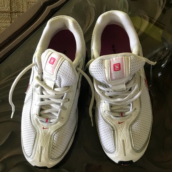 Nike Shox Women’s 9.5 - Picture 2 of 6